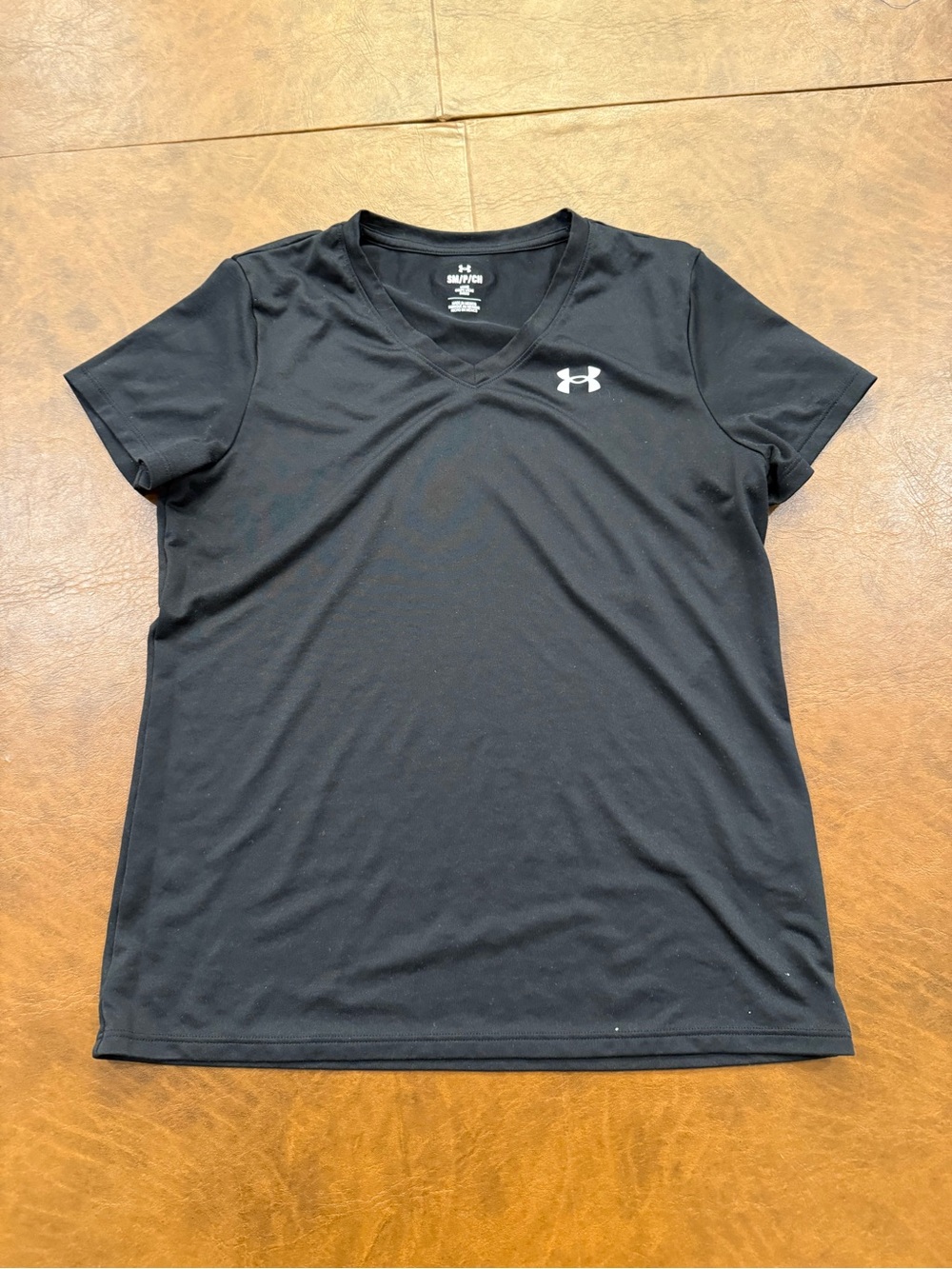 Under Armour Women’s Black V-Neck Performance Tee Size Small